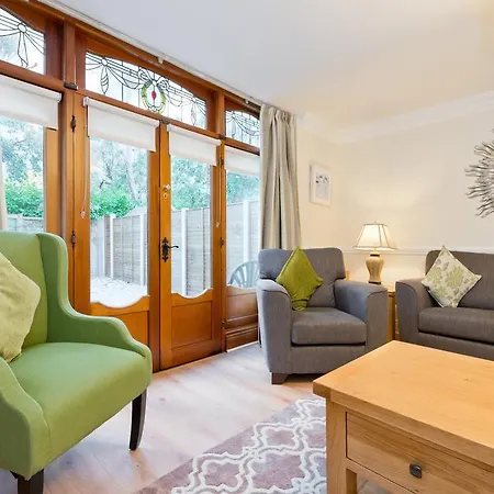 Ballsbridge Townhouse *